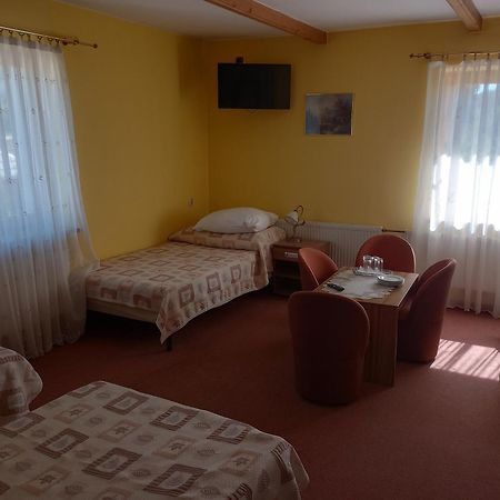 Hotel Góralski Raj Nowy Targ Kültér fotó