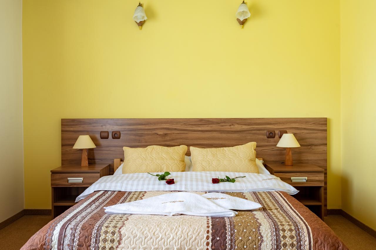 Hotel Góralski Raj Nowy Targ Kültér fotó